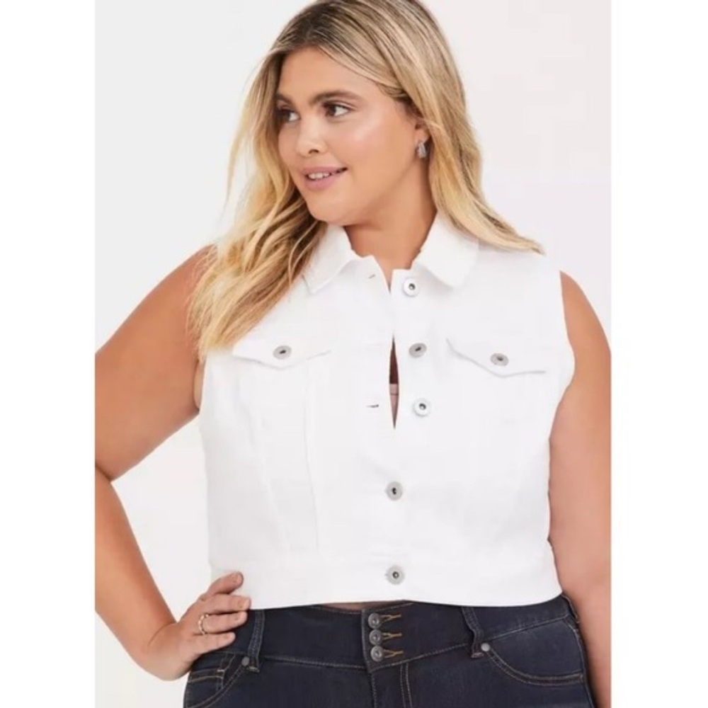 TORRID White Denim Sleeveless Button-Up Vest Plus Size 2
